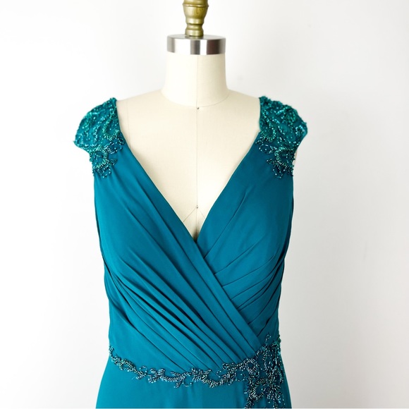 LAST CHANCE Cameron Blake • Beaded Cap Sleeve Ruched Bodice Dress • 14 - Picture 2 of 14